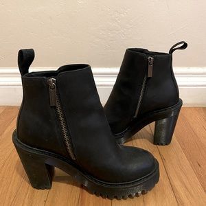 Dr. Martens Magdalena Women's Ankle Bootie Black